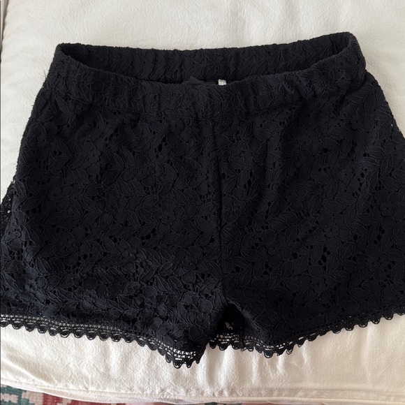 Abercrombie and Fitch Lace short, XS (Bonus black lace H&M shorts) - Picture 2 of 9
